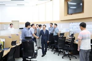 김동연 지사 재선 도전 언급 없이 "기간 상관없이 도민 위해 열심히 하겠다"