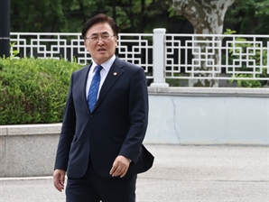 특검, '계엄 국무회의' 유상임 장관 소환 "국무회의 참석 안 해"