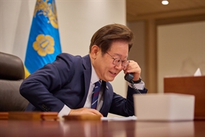 “이재명 안 찍은 것 후회”…‘보수텃밭’ 부산 시민들 부글부글, 무슨 일?