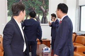 고삐 풀린 국회…추경에 9.5조 증액 요구