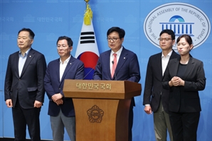 與, '방송 3법' 강행 시도에…野 "막가파식 상임위 중단하라"