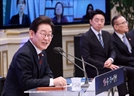 [속보] 李대통령 “의료갈등 상황 호전…2학기 복귀 상황 만들어야”