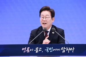 李 "탈플라스틱" 강조하자…에코플라스틱 등 관련주 급등 [이런국장 저런주식]