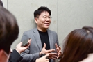 LG에너지솔루션, 장중 시총 3위 탈환…테슬라발 훈풍 영향 [이런국장 저런주식]