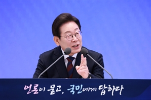 [속보]李대통령, 대북정책에 “대화 전면단절은 바보 짓”