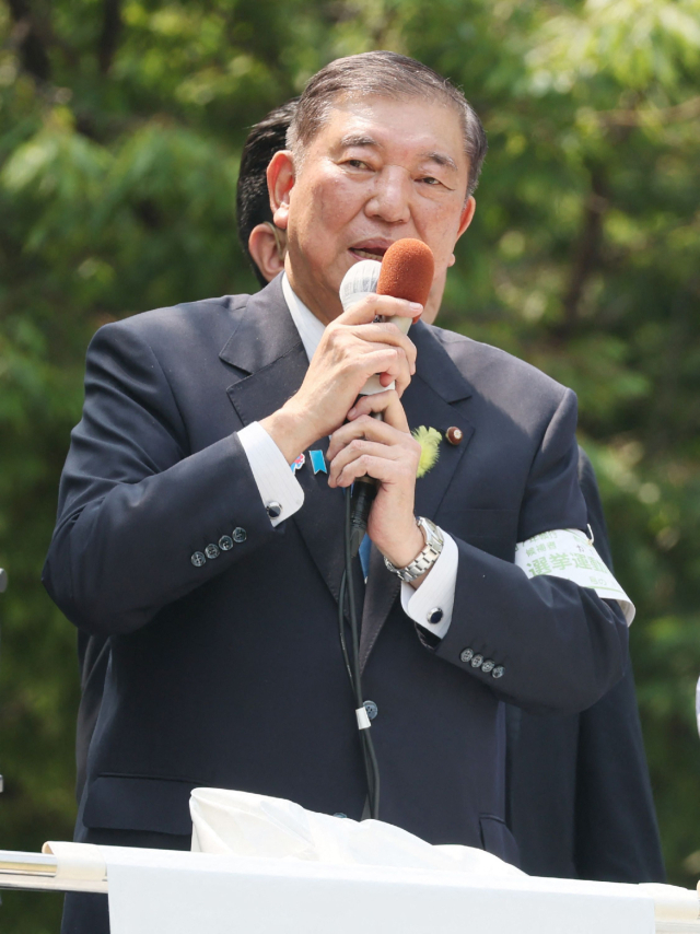 20일 참의원 선거를 앞두고 이시바 시게루 일본 총리가 3일 효고현 고베에서 선거 연설을 하고 있다. AFP연합뉴스