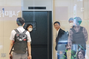 시공 77위 회사가 '우크라 재건주'로 급부상…김건희 입김 작용했나