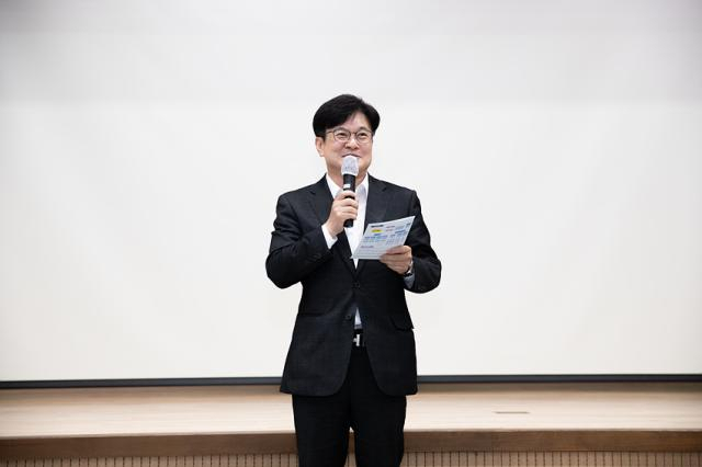 김병수 김포시장이 3일 김포시학부모회장협의회의 제9회 발대식에서 기념사를 하고 있다. 사진 제공=김포시학회협
