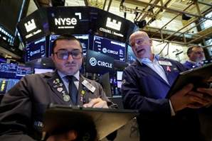 美 6월 일자리 호조에 뉴욕증시 상승 출발…S&P500, 0.46%↑
