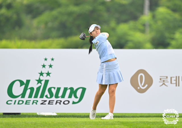 티샷을 하고 있는 유현조. 사진 제공=KLPGA