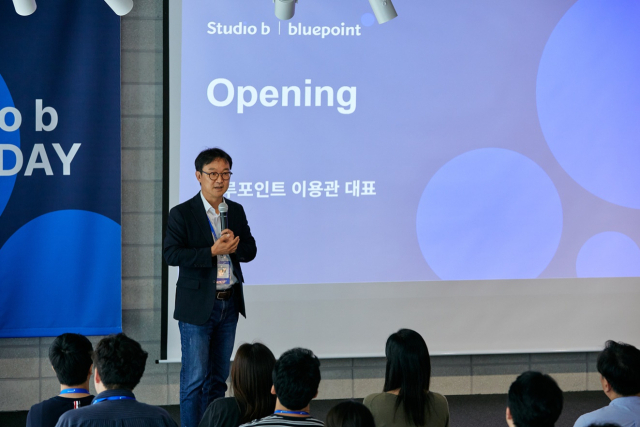 이용관 블루포인트 대표가 3일 서울 강남구 스타트업얼라이언스에서 진행된 ‘스튜디오비 오픈데이’에서 발언하고 있다. /사진 제공=블루포인트파트너스