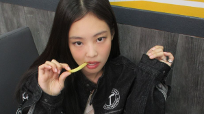 "요즘 누가 커피 마셔요"…제니도 푹 빠진 '녹색음료' 없어서 못 판다는데