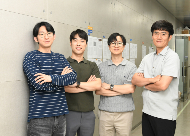 KRISS 길이형상측정그룹. 왼쪽부터 온윤권 학생연구원, 김대희 선임연구원, 장윤수 선임연구원, 엄성훈 선임기술원. 사진제공=KRISS