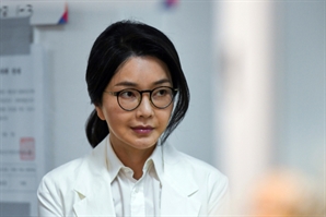 "김건희 모녀, 돈 되면 양잿물도 먹을 사람들"…박지원, 尹 부부 구속 '시간문제'