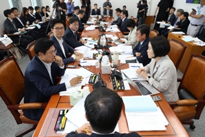 소비쿠폰 1.8조 증액…31.8조 추경안 국회 통과