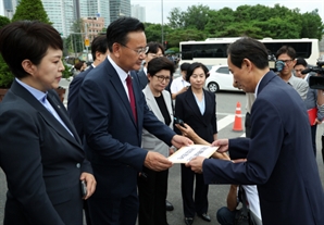 [사설] 2차 추경 통과, 물가 부작용 없이 경제 살리기 마중물 돼야