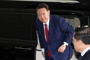尹 2차 조사 본격화…특검 ‘체포영장 저지’부터 파헤친다