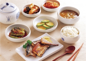 '이 가격 말도 안 돼"…싼 맛에 먹던 국민반찬이었는데 70% 넘게 올랐다고?