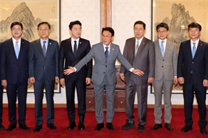 당정 "경제회복 위해 추경 집행 서둘러야…외식물가도 잡겠다"