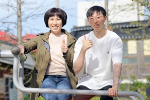 희귀암과 싸우며 벼랑 끝 내몰렸던 소년, ‘턱걸이 챔피언’ 됐다