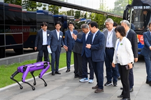 [단독] 국정위, 삼성·SK·현대차 만난다…통상 위기 속 '민관 원팀' 추진