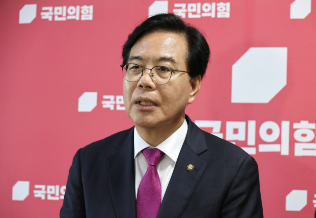 송언석 국민의힘 비상대책위원장 겸 원내대표가 8일 국회에서 기자회견을 하고 있다. 연합뉴스