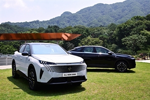 경쾌함과 '전동화의 가치'를 담아낸 프렌치 SUV - 푸조 올 뉴 3008 스마트 하이브리드[별별시승]