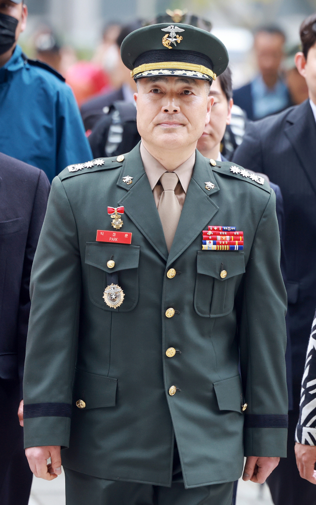 해병대 채모 상병 순직 사건과 관련해 1심에서 무죄를 선고받은 박정훈 전 해병대 수사단장(대령)이 지난 4월 18일 서울 서초구 서울고등법원에서 열린 항소심 첫 공판준비기일에 출석하고 있다. 연합뉴스