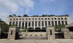 "李 대통령 재판중단 위헌" 헌법소원 4건 모두 각하