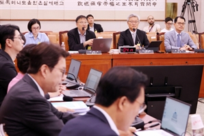 與 '검찰개혁 4법' 공청회 끝나자마자 법사소위 회부