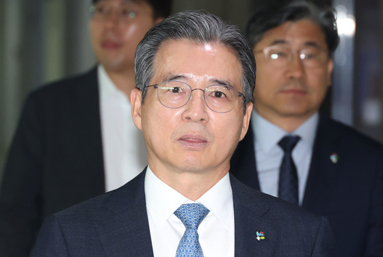 김용범 대통령실 정책실장이 지난달 18일 오전 서울 여의도 국회 의원회관에서 민생회복지원금을 포함한 추가경정예산 편성 논의를 위해 열린 당정대 협의회에 참석하고 있다. 뉴스1