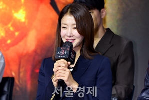 ‘전남편 비동의 임신’ 이시영, 스타들 응원에도 논란 이어지자…결국 게시글 삭제