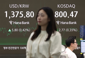 트럼프 캐나다 35% 관세 통보에…원·달러 환율 1375원 넘겨 [김혜란의 FX]