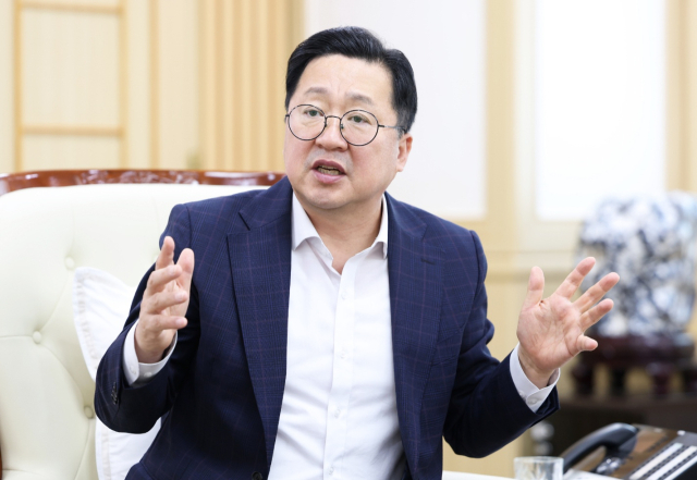 이장우 대전시장이 서울경제신문과 인터뷰를 하고 있다. 사진제공=대전시
