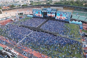 '싸이 흠뻑쇼'보러 의정부 찾은 3만명…129억 경제효과에 상권 '활짝'