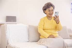 "할머니 좀 빌릴 수 있을까요?"…요즘 日서 '시간당 3만원' 이색 서비스 뜬다는데