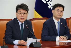 진성준 민주 정책위의장 "장관 후보자 의혹 소명 안되면 심각히 고려해야"