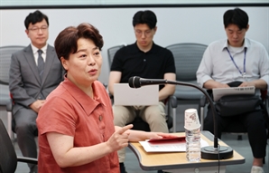 "尹과 밥 먹고 술 마시고 호가호위, 쇄신의 '0순위'"…윤희숙, 혁신 대상에 직격탄