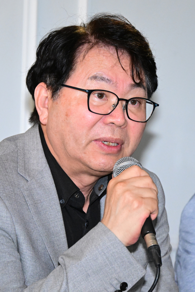 이한주 국정기획위원원장이 13일 정부서울청사 창성동 별관 인근 카페에서 열린 기자 간담회에서 모두발언을 하고 있다. 2025.7.13 뉴스1