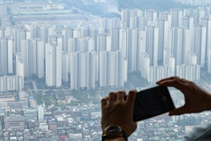 강남 이어 '한강 벨트'도 급랭...최고가 거래 74% 급감 [집슐랭]