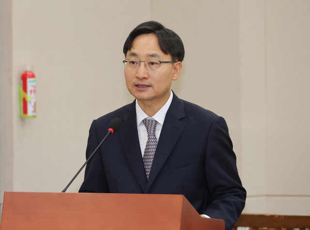 임광현 국세청장 후보자가 15일 서울 여의도 국회 기획재정위원회에서 열린 인사청문회에서 발언하고 있다. 연합뉴스