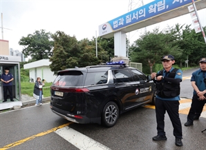 특검 "尹 조사 불응"…서울구치소, 尹 물리력 동원 난색