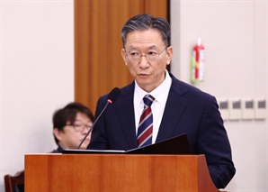 정성호 “검찰개혁은 시대적 소명…수사·기소 분리 매듭지어야”