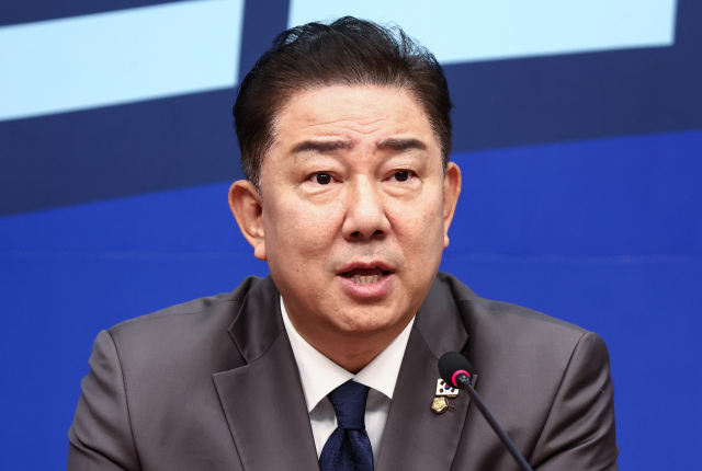 김병기 더불어민주당 당대표 직무대행 겸 원내대표가 16일 오전 서울 여의도 국회에서 열린 최고위원회의에서 모두 발언을 하고 있다. 2025.7.16/뉴스1