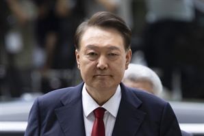 [속보] 尹측 "서울중앙지법에 구속적부심사 청구서 접수…구속 부당"