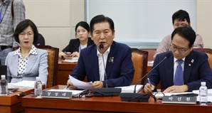 정청래 "국힘, 해산당할까 봐 떨고 있나?"…'정당해산심판 청구법' 발의
