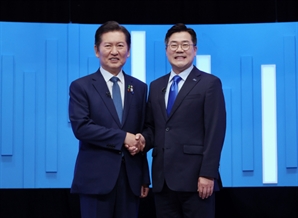 정청래 "국힘은 협치 상대 아냐"…박찬대 "인내할 때는 해야"