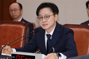 김정관 "정부-기업 간 간극 너무 커…에너지 고속도로는 반드시 해야"