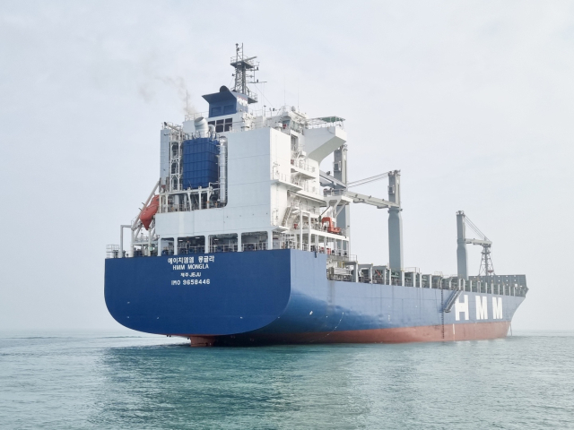 선상 이산화탄소 포집·저장시스템(OCCS)이 탑재된 HMM의 2200TEU(1TEU는 20피트 컨테이너 1개)급 컨테이너선. 사진 제공=삼성중공업
