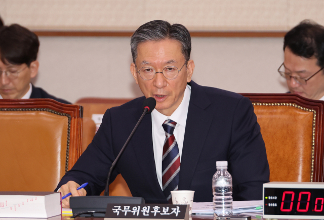 정성호 법무부 장관이 16일 국회 법제사법위원회에서 열린 인사청문회에서 위원 질의에 답변하고 있다. 연합뉴스